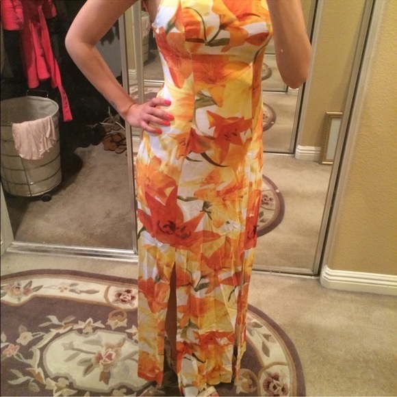Guess Halter Neck Open Back Tropical Orange Floral Front Slit Maxi Dress sz 0 - Picture 3 of 14